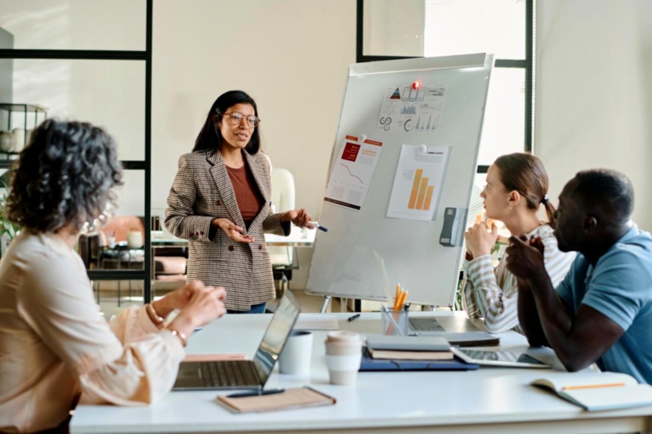 Sesión de formación práctica sobre outreach